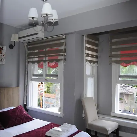 Aparthotel Hisar Bayazit 3*
