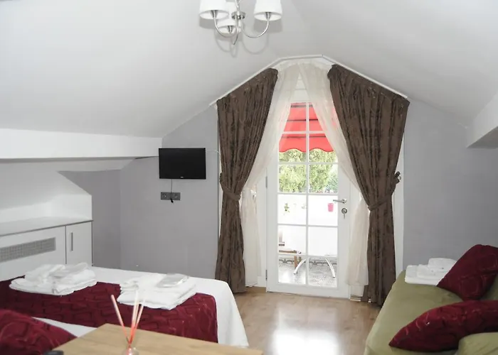 Aparthotel Hisar Bayazit 3*